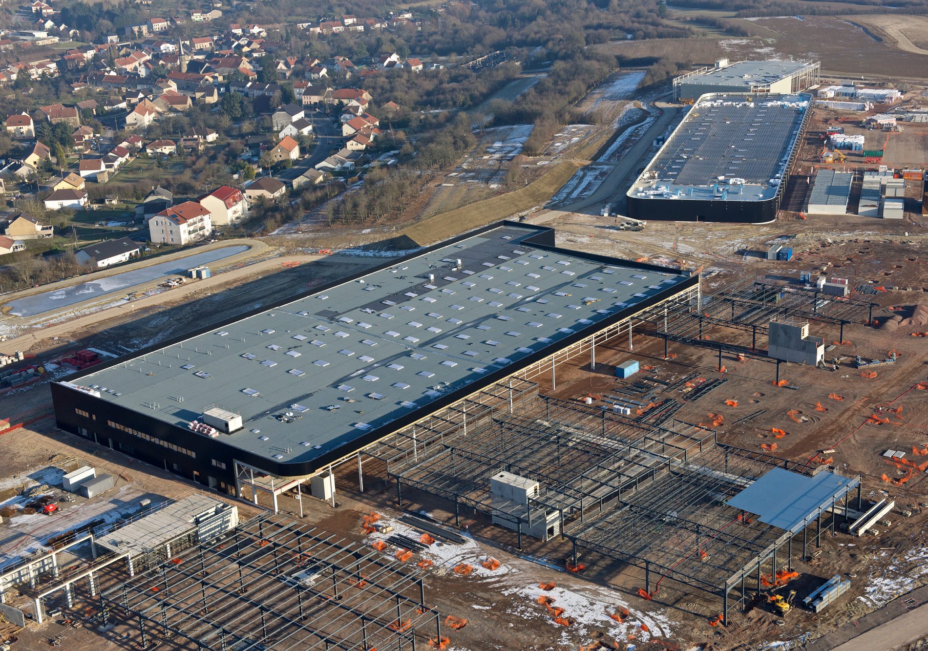 Travaux de réalisation d’une toiture végétale au centre commercial B’EST à Faréberbersviller, Metz, Moselle